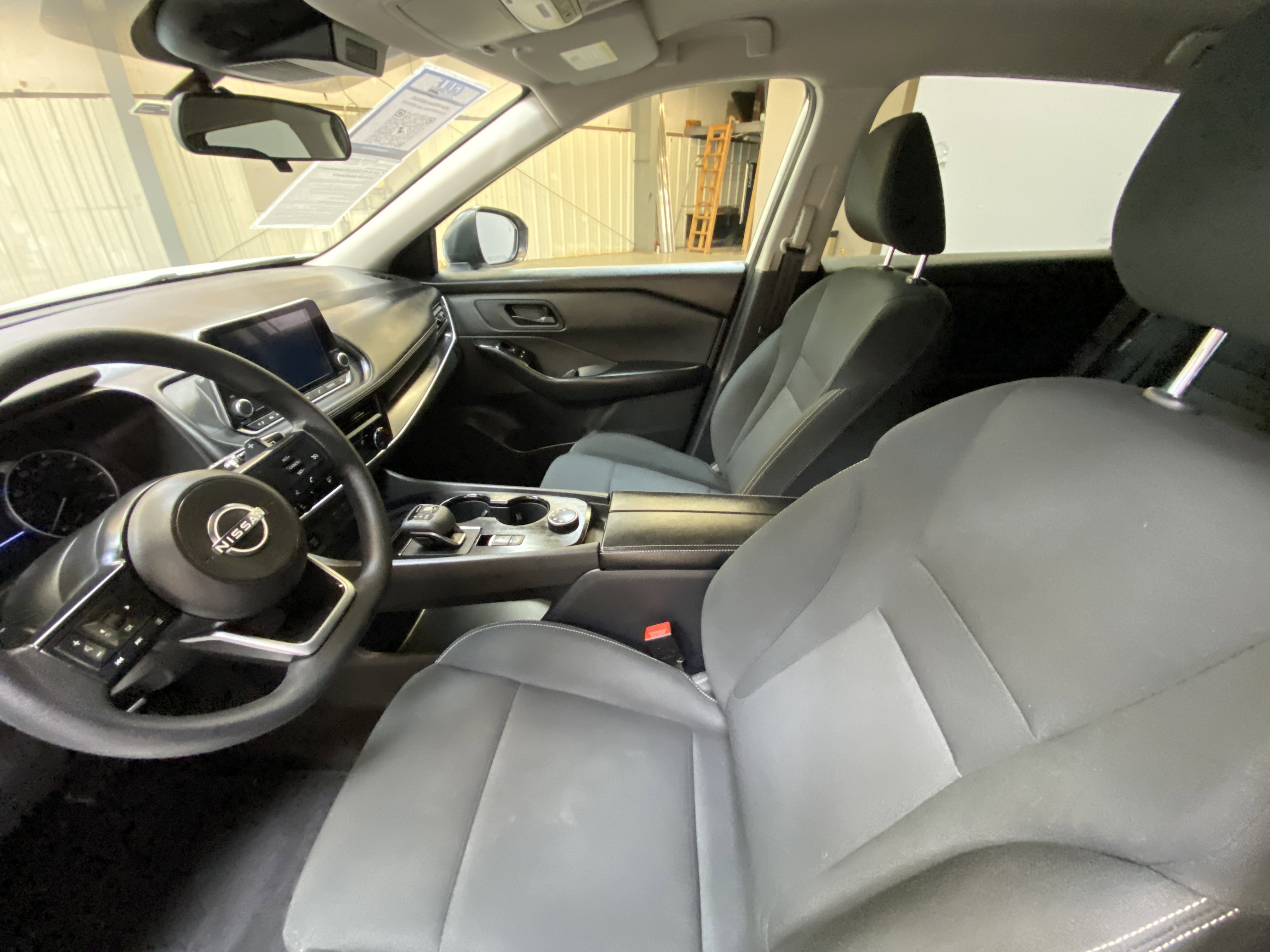 Used 2024 Nissan Rogue S image 21