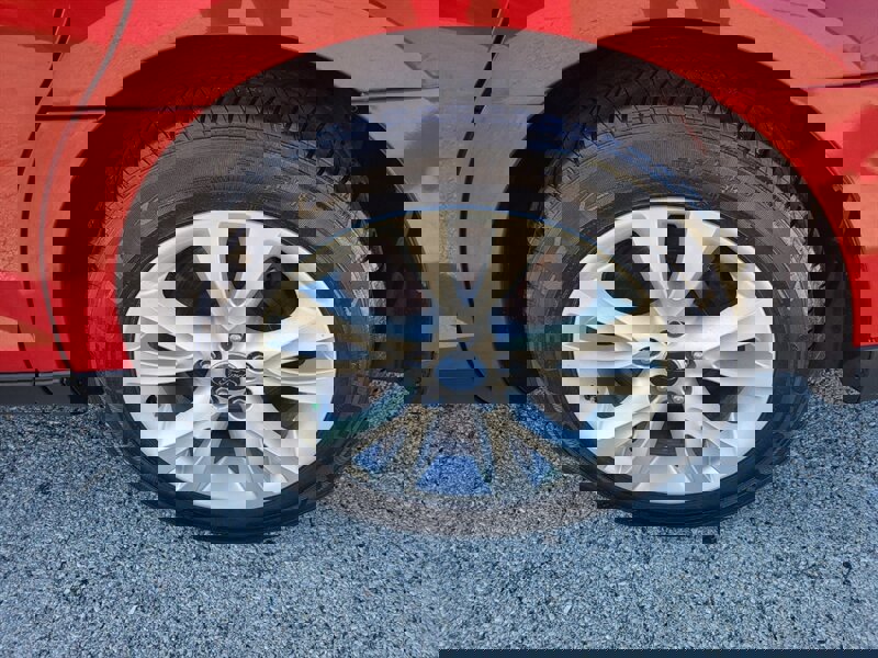 Used 2012 Ford Taurus SEL image 28