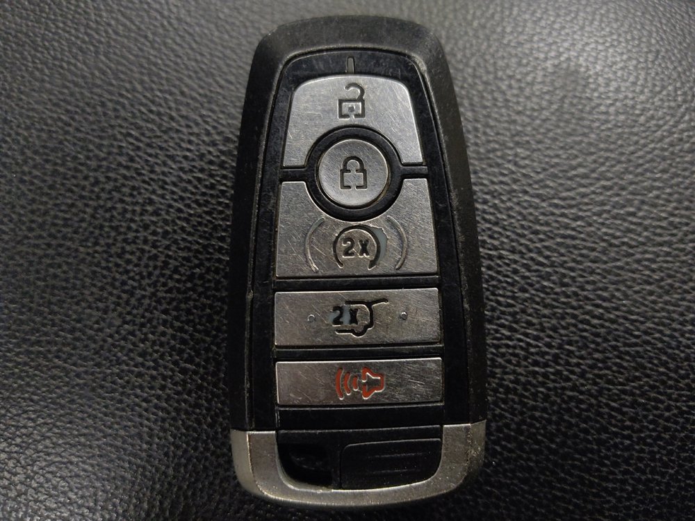 Used 2019 Ford Explorer XLT w/ Equipment Group 202A AWD/4WD image 32