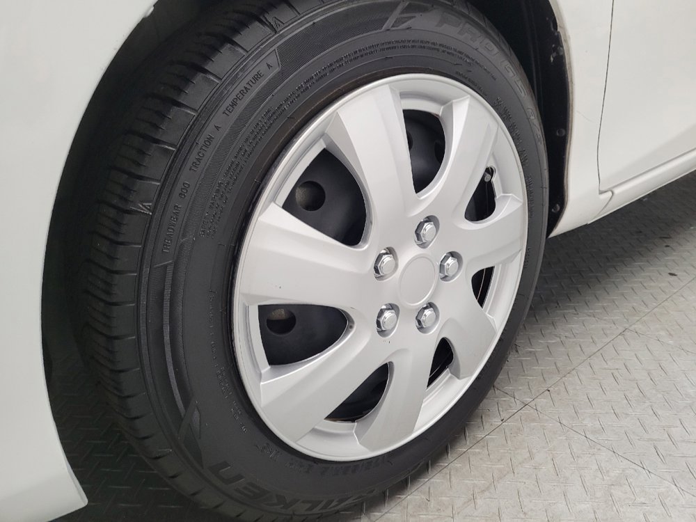 Used 2015 Toyota Yaris L FWD image 31