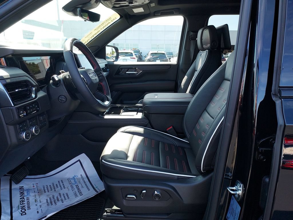 Used 2025 GMC Yukon XL AT4 Ultimate AWD/4WD image 13