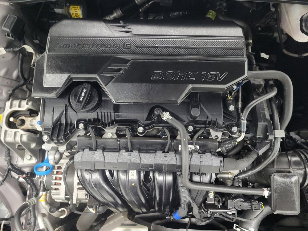 Used 2025 Hyundai Elantra SE image 30