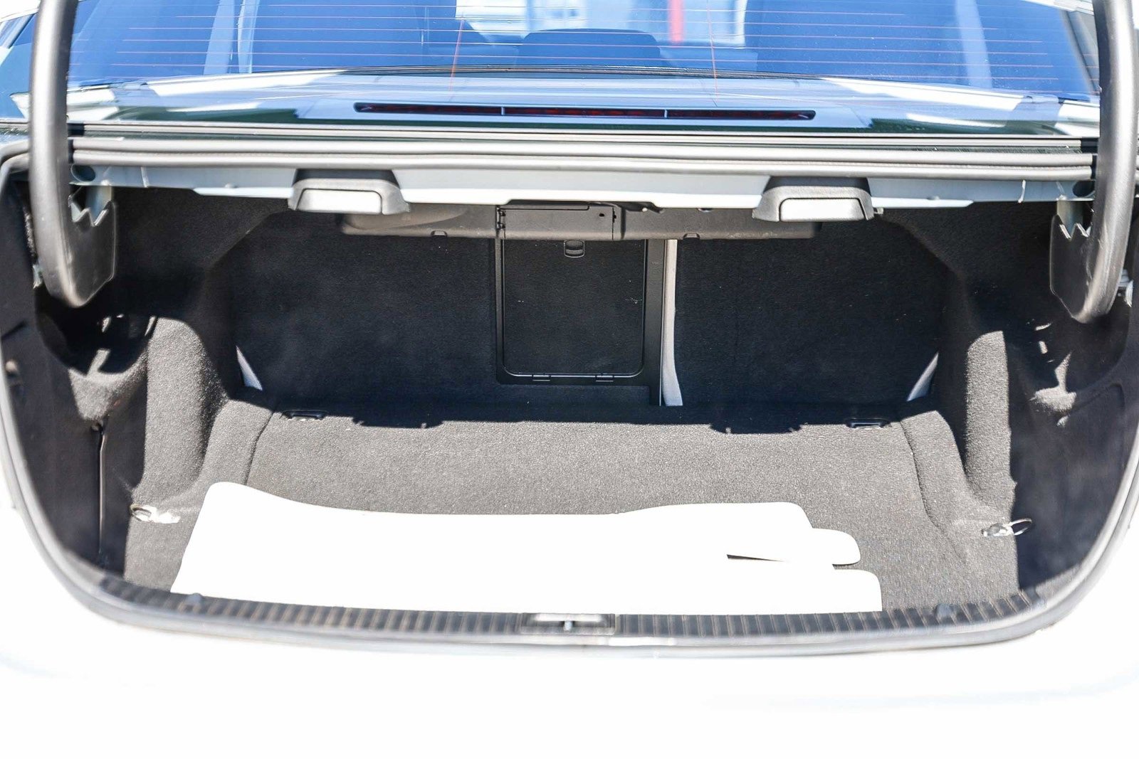 Used 2014 Mercedes-Benz E 350 Sedan image 25