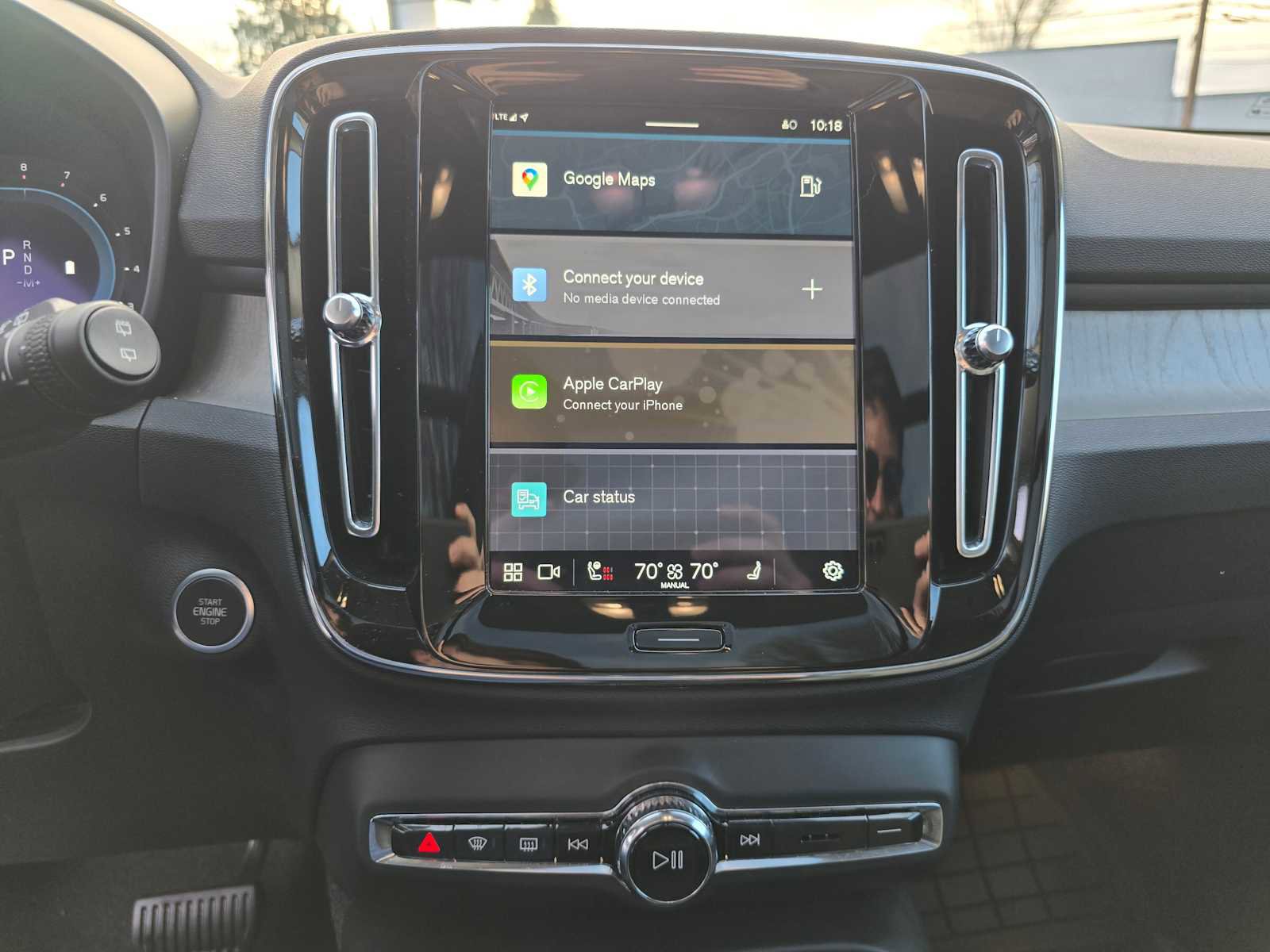 Certified 2025 Volvo XC40 B5 Plus w/ Climate Package image 25