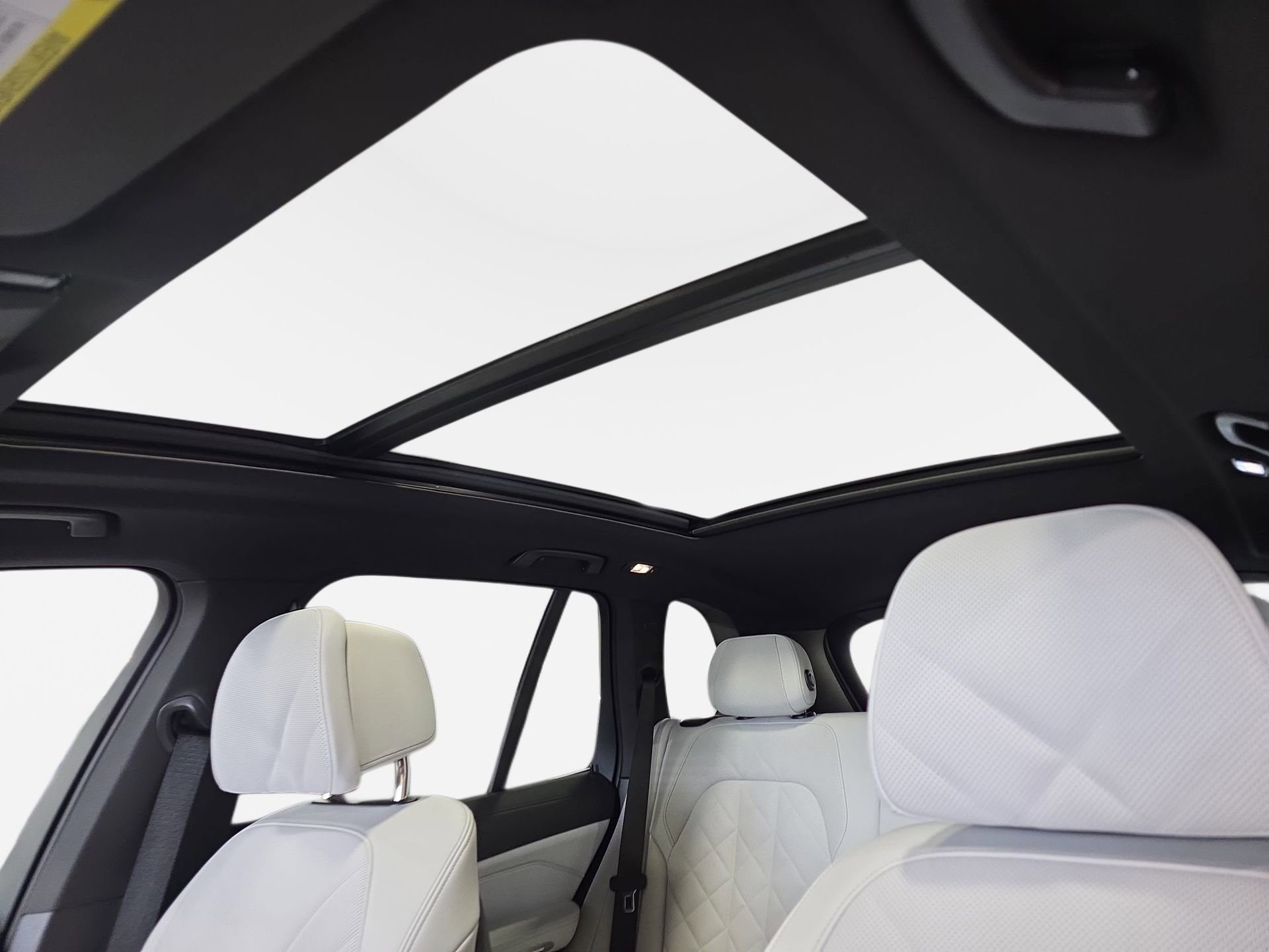 Used 2026 BMW X5 xDrive50e w/ Climate Comfort Package image 29