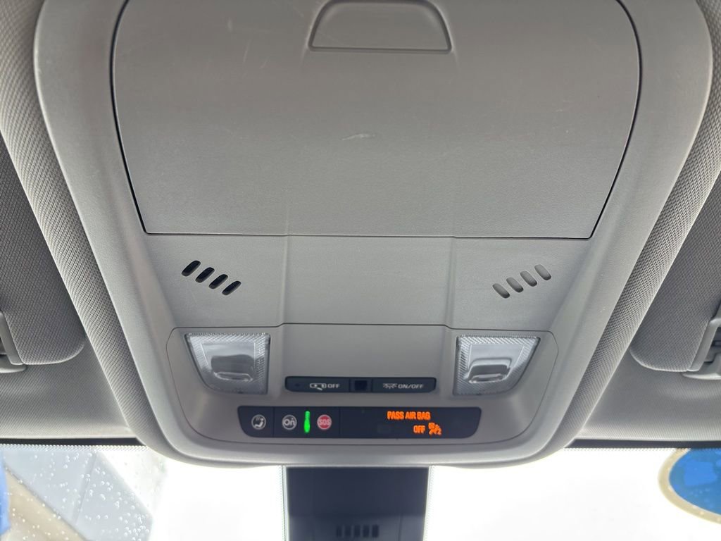 Used 2022 GMC Terrain SLE w/ Driver Convenience Package image 32