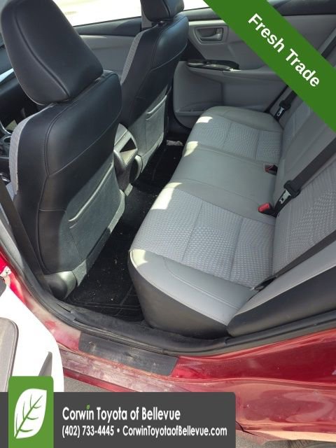 Used 2015 Toyota Camry SE w/ Moonroof Package image 13
