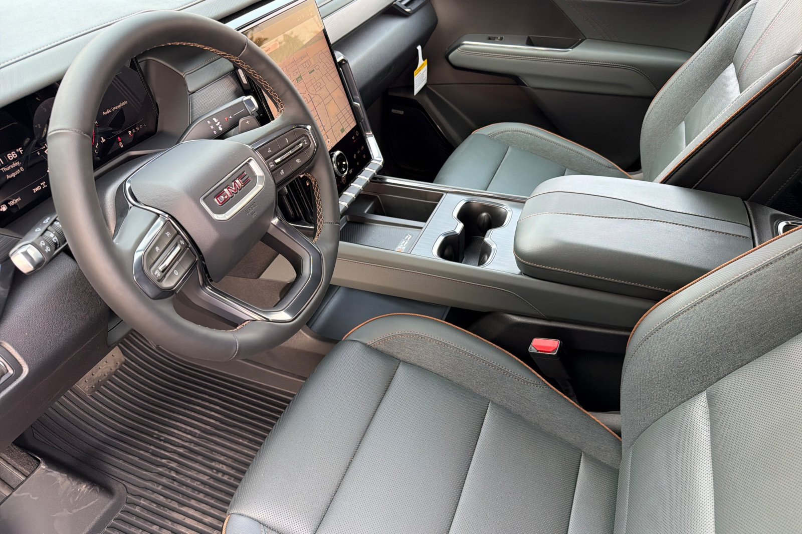 New 2026 GMC Acadia AT4 w/ LPO, Floor Liner Package AWD/4WD image 7