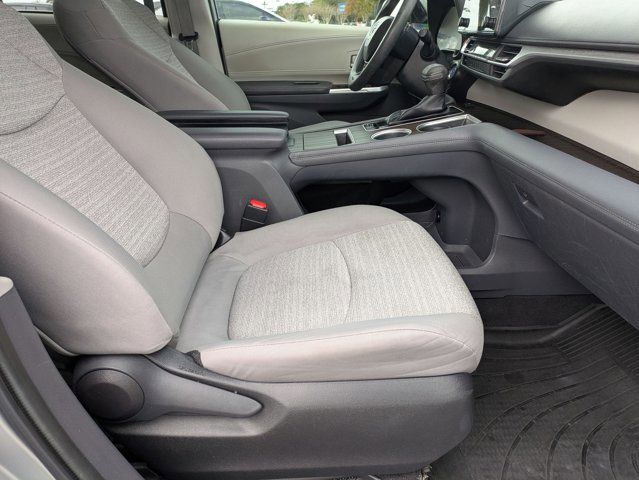 Used 2023 Toyota Sienna LE image 21