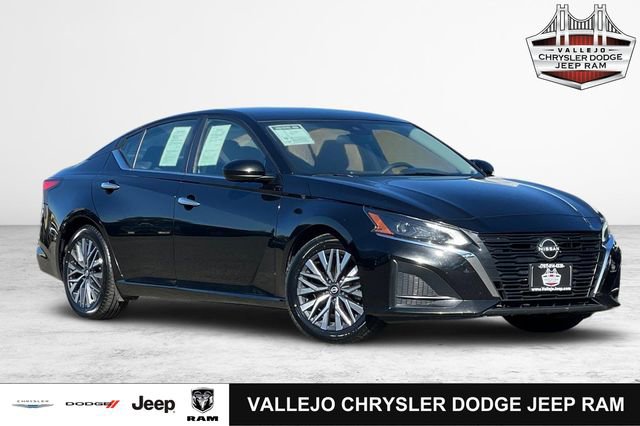 Used 2023 Nissan Altima 2.5 SV