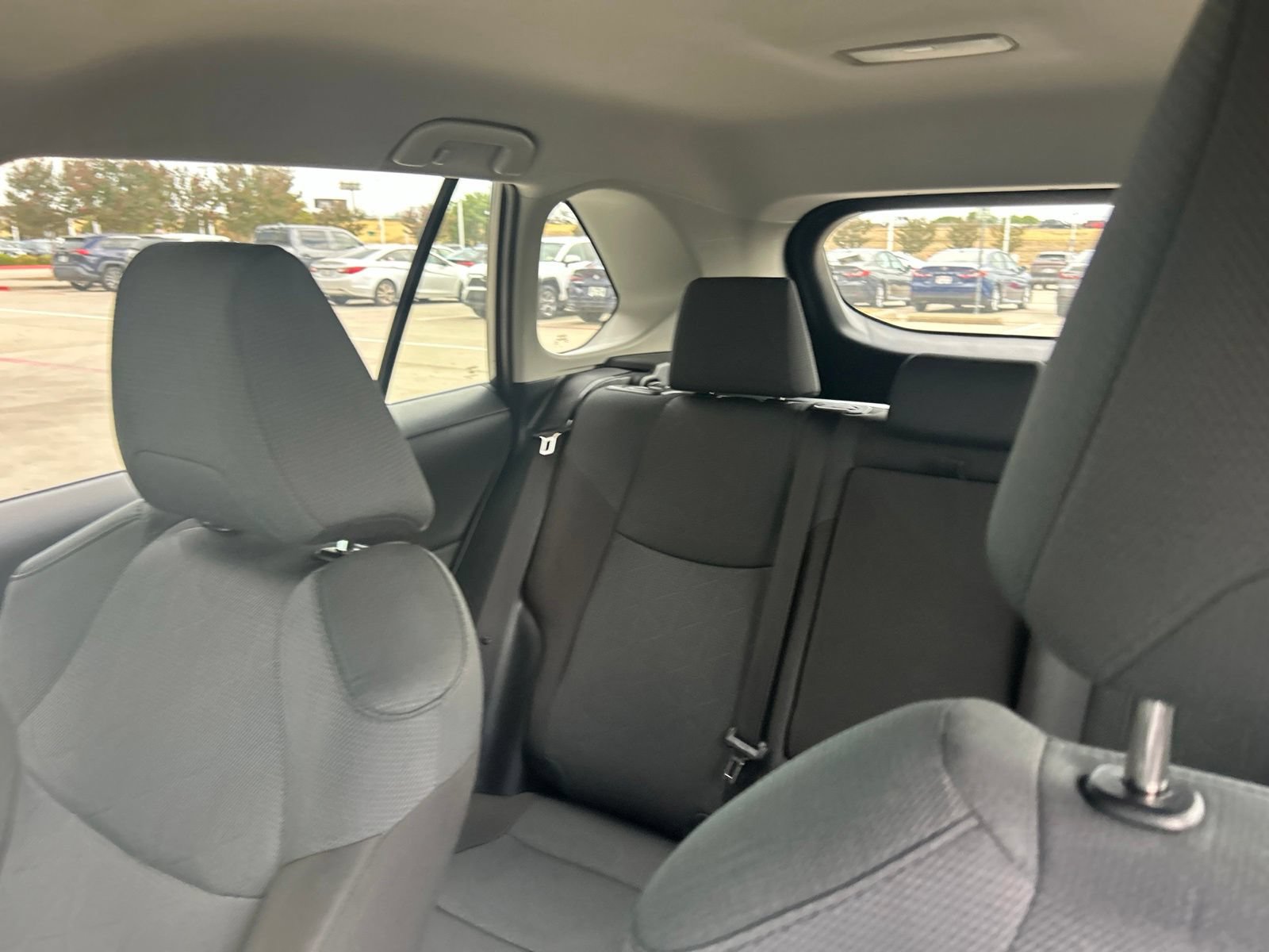 Used 2025 Toyota RAV4 XLE FWD image 23