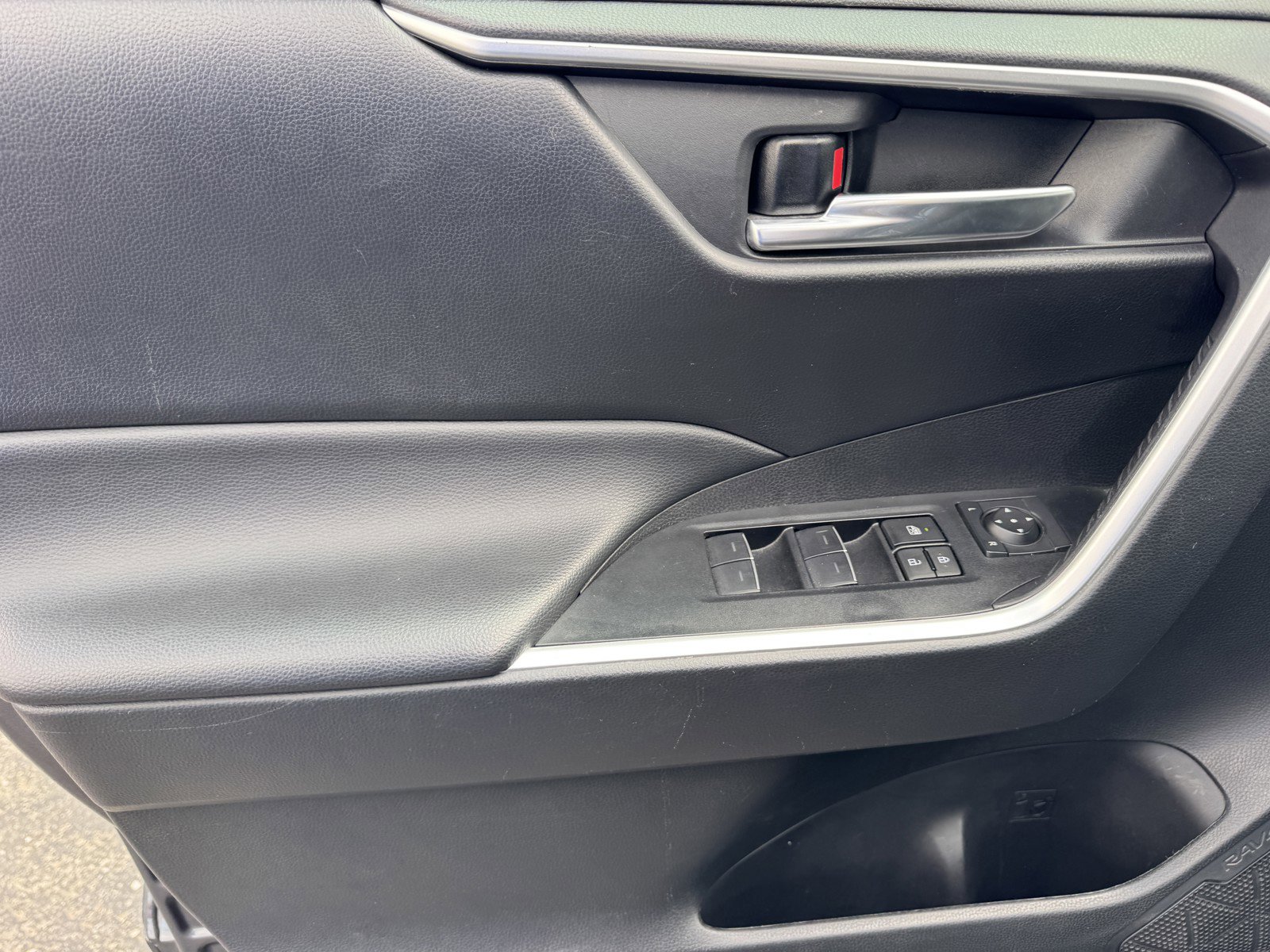 Used 2024 Toyota RAV4 XLE image 15