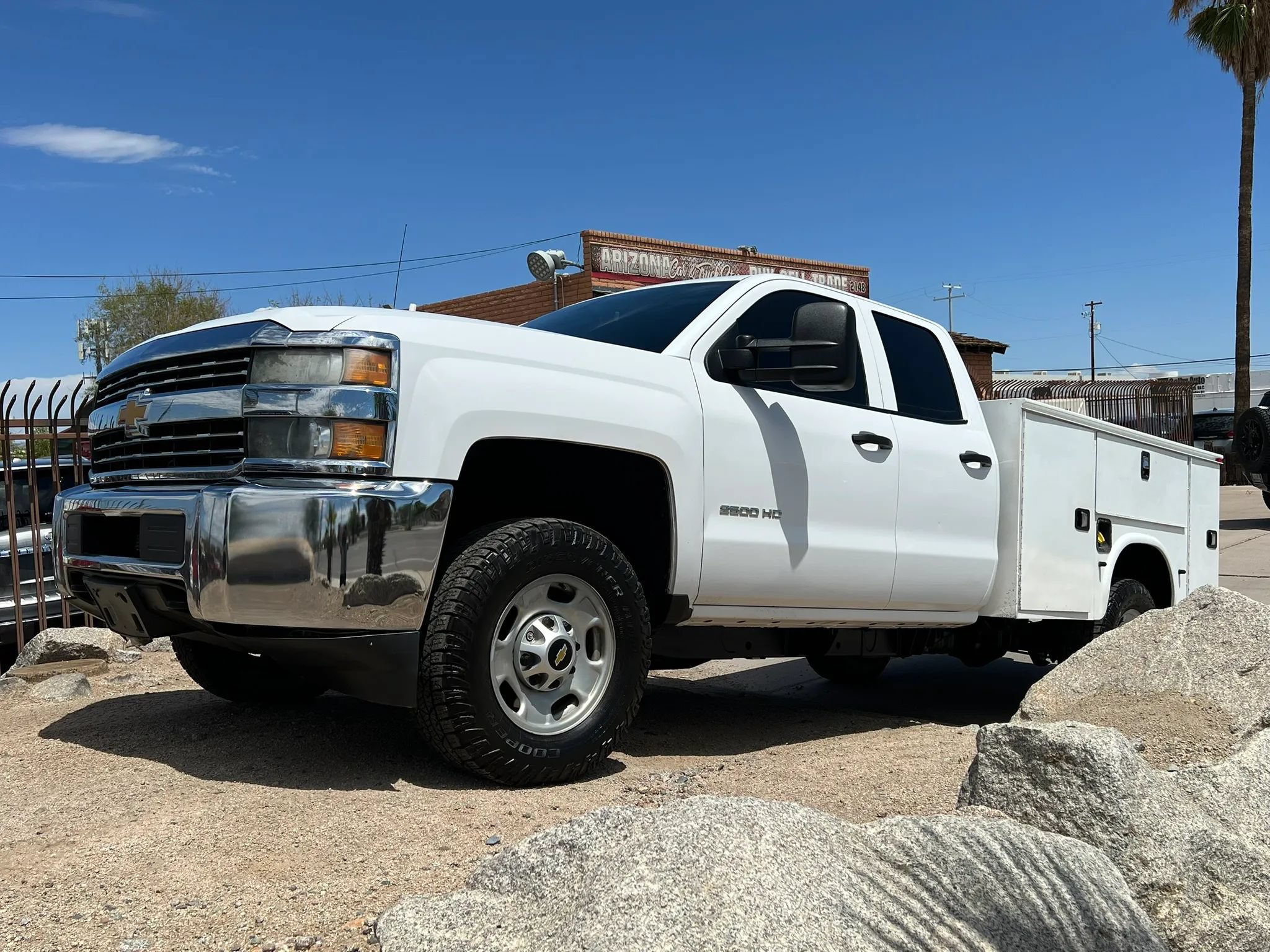 Used 2015 Chevrolet Silverado 2500 W/T AWD/4WD image 2