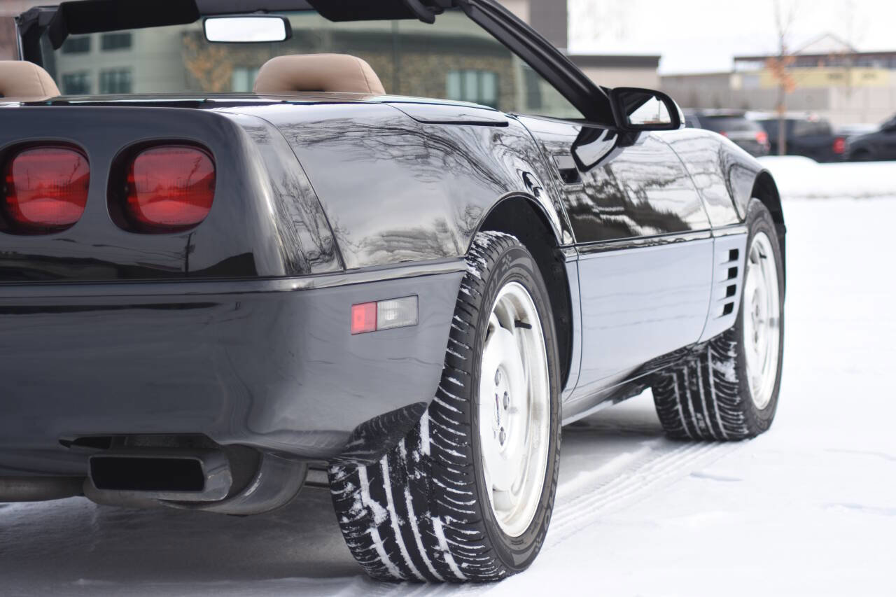 Used 1994 Chevrolet Corvette Convertible image 16