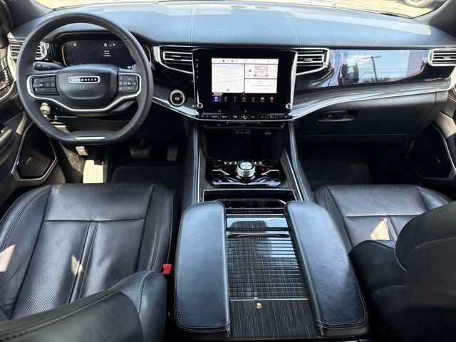 Used 2022 Jeep Wagoneer Series III w/ Premium Group I AWD/4WD image 5