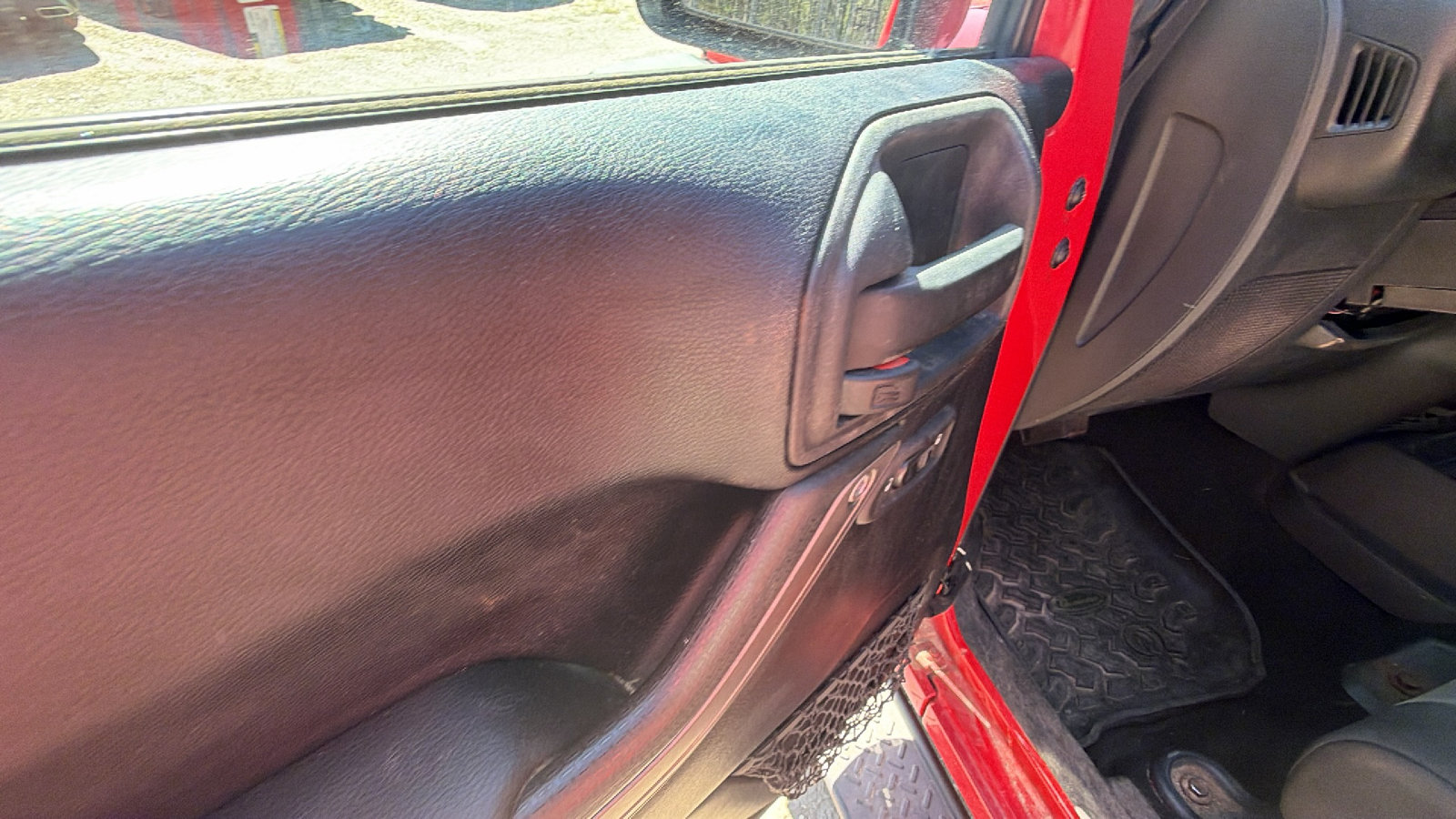 Used 2012 Jeep Wrangler Unlimited Sport image 15