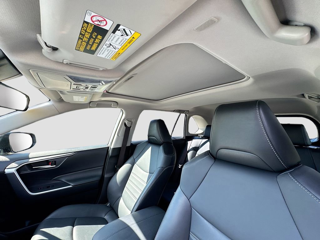 Used 2023 Toyota RAV4 XLE Premium image 22