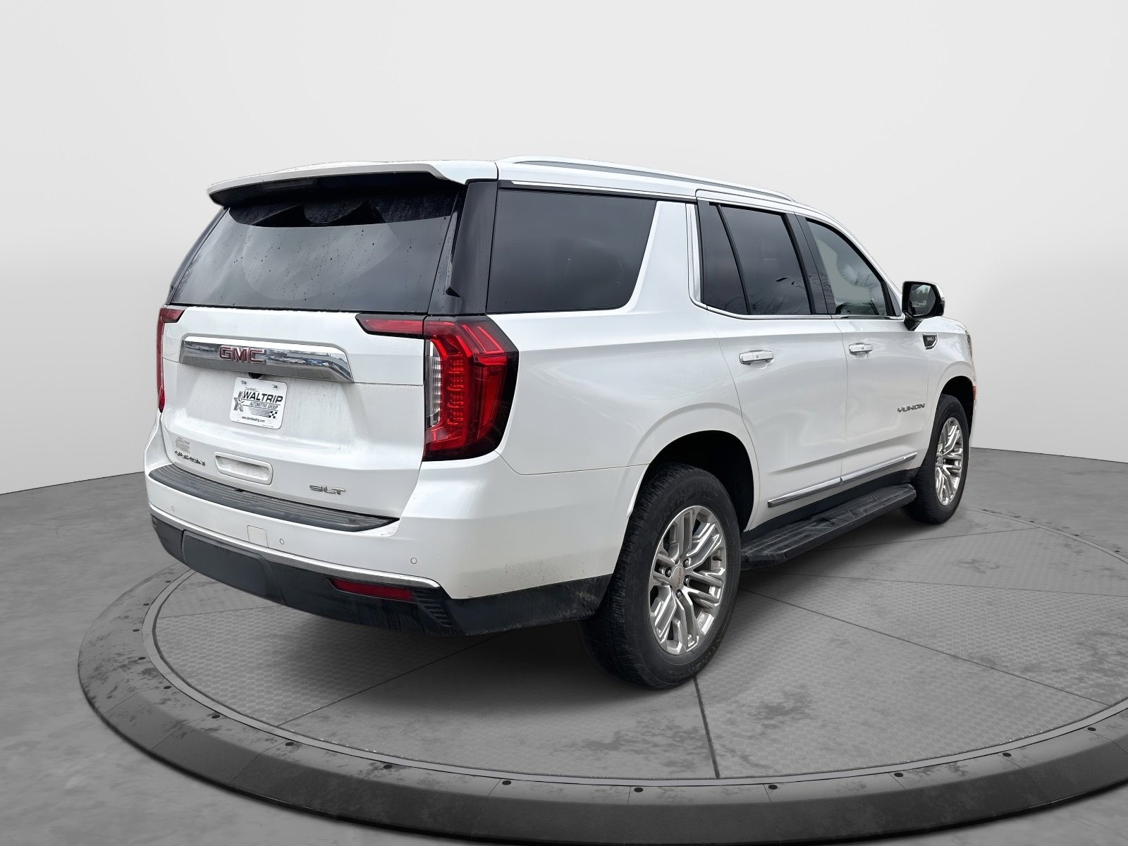 Certified 2023 GMC Yukon SLT w/ SLT Luxury Package image 8