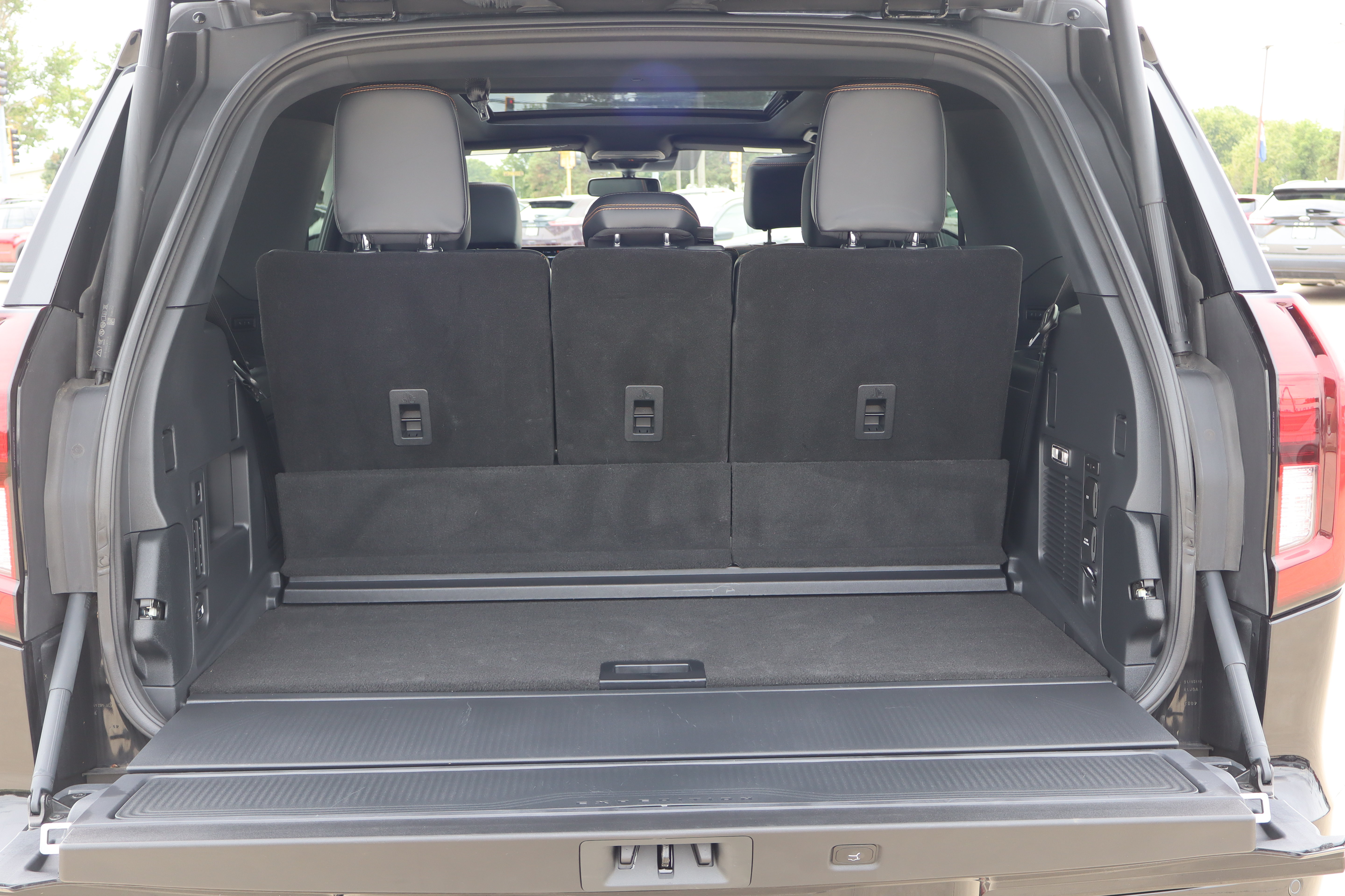 Used 2025 Ford Expedition Tremor AWD/4WD image 39