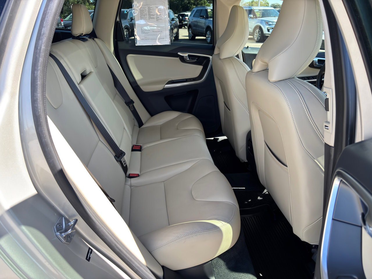 Used 2017 Volvo XC60 T6 Dynamic w/ Preferred Option Package AWD/4WD image 24