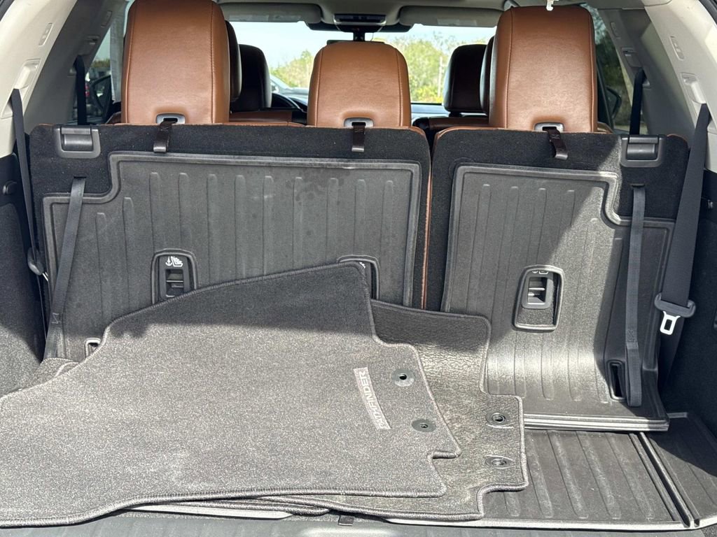 Used 2023 Nissan Pathfinder Platinum w/ Cargo Package image 12