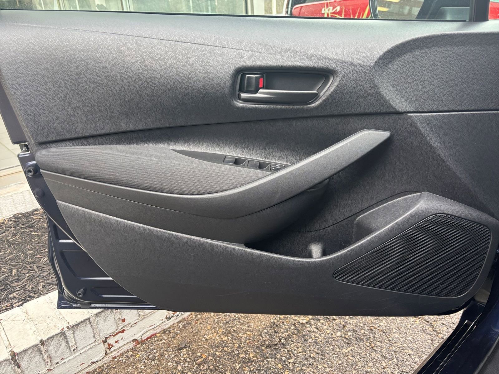 Used 2025 Toyota Corolla LE image 18