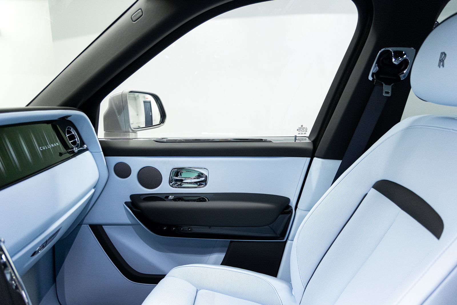 New 2027 Rolls-Royce Cullinan AWD/4WD image 43