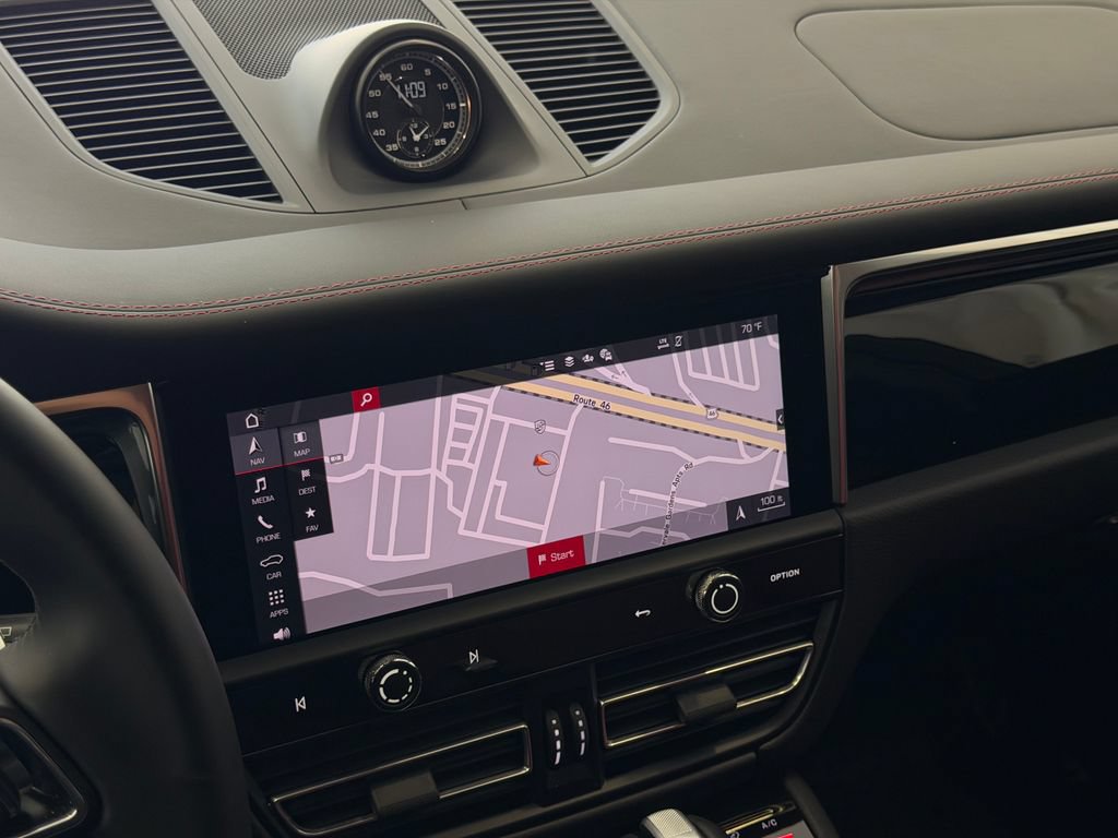 Certified 2026 Porsche Macan S AWD/4WD image 23