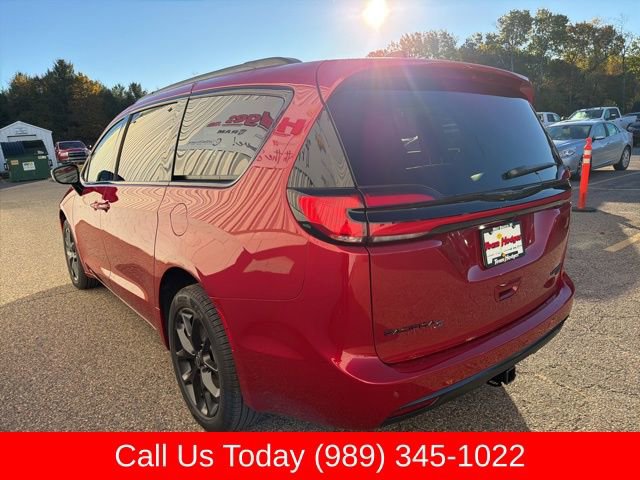 New 2026 Chrysler Pacifica Limited w/ S Appearance Package image 7