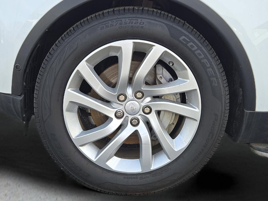 Used 2019 Land Rover Discovery HSE image 8