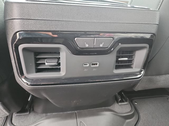 New 2026 GMC Sierra 3500 AT4 w/ Technology Package AWD/4WD image 10