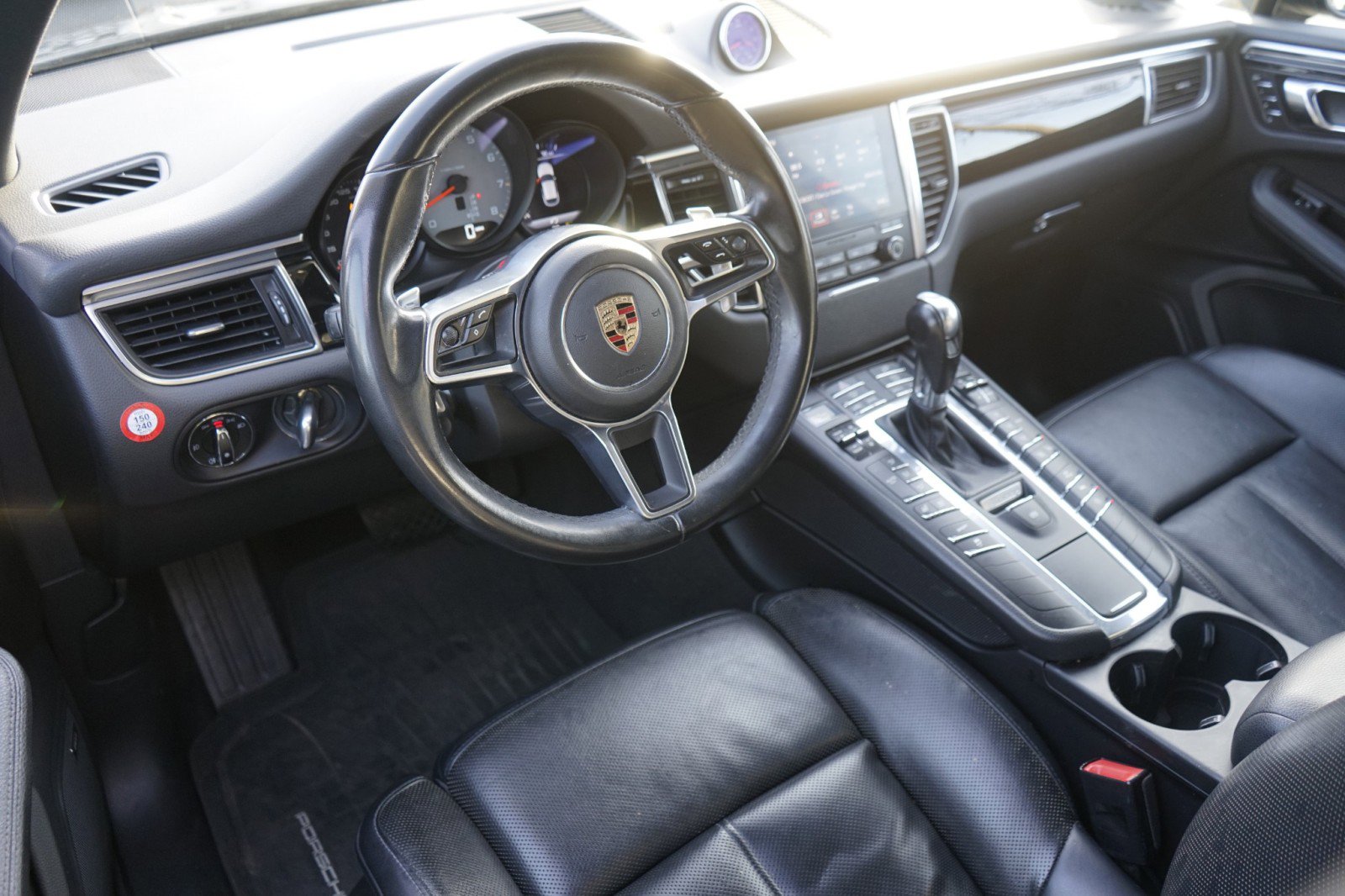 Used 2017 Porsche Macan S image 19