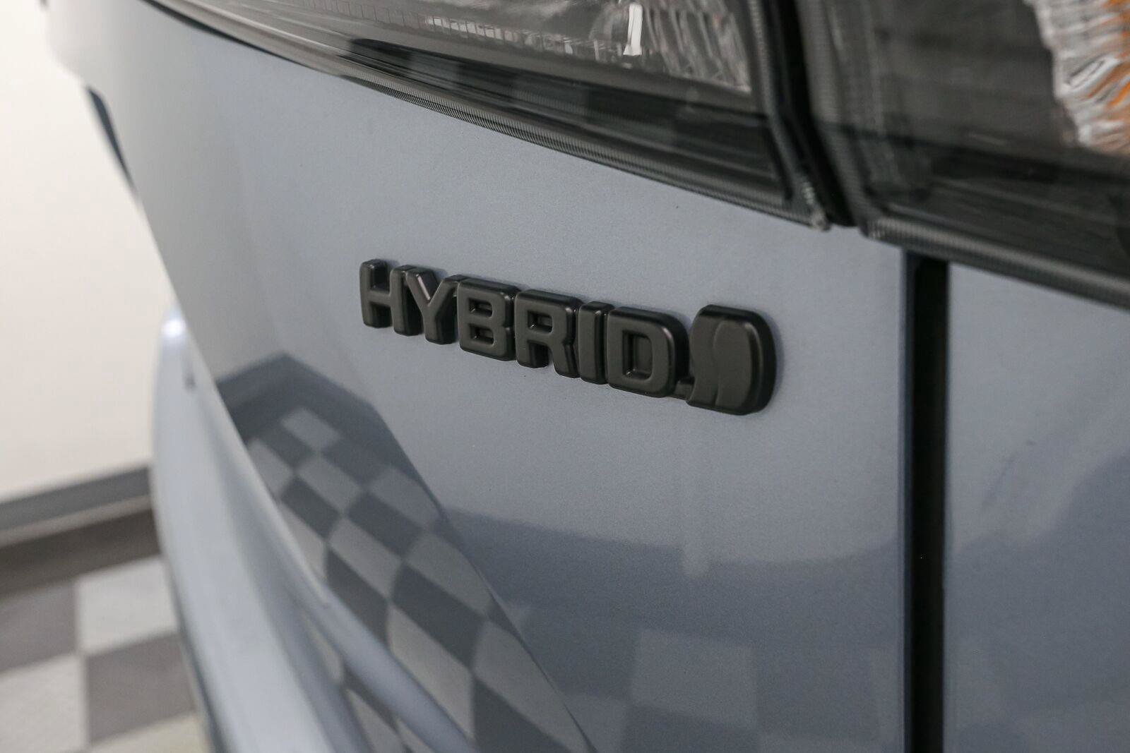 Used 2023 Toyota Highlander XLE AWD/4WD image 11