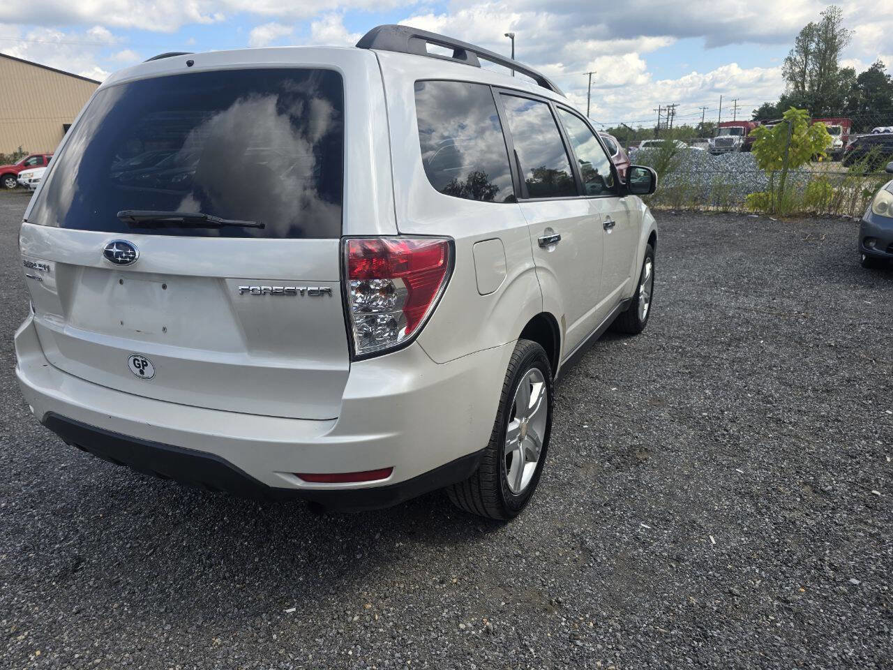 Used 2010 Subaru Forester 2.5X Premium image 13