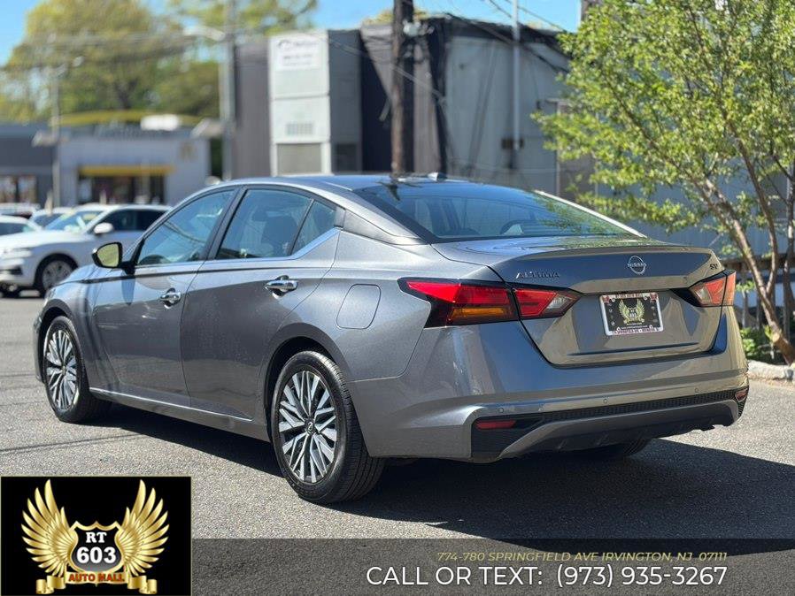 Used 2024 Nissan Altima 2.5 SV FWD image 3