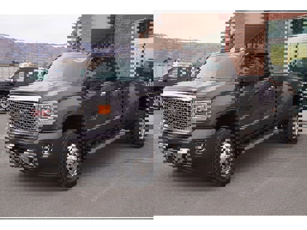 Used 2015 GMC Sierra 3500 Denali w/ Duramax Plus Package image 5