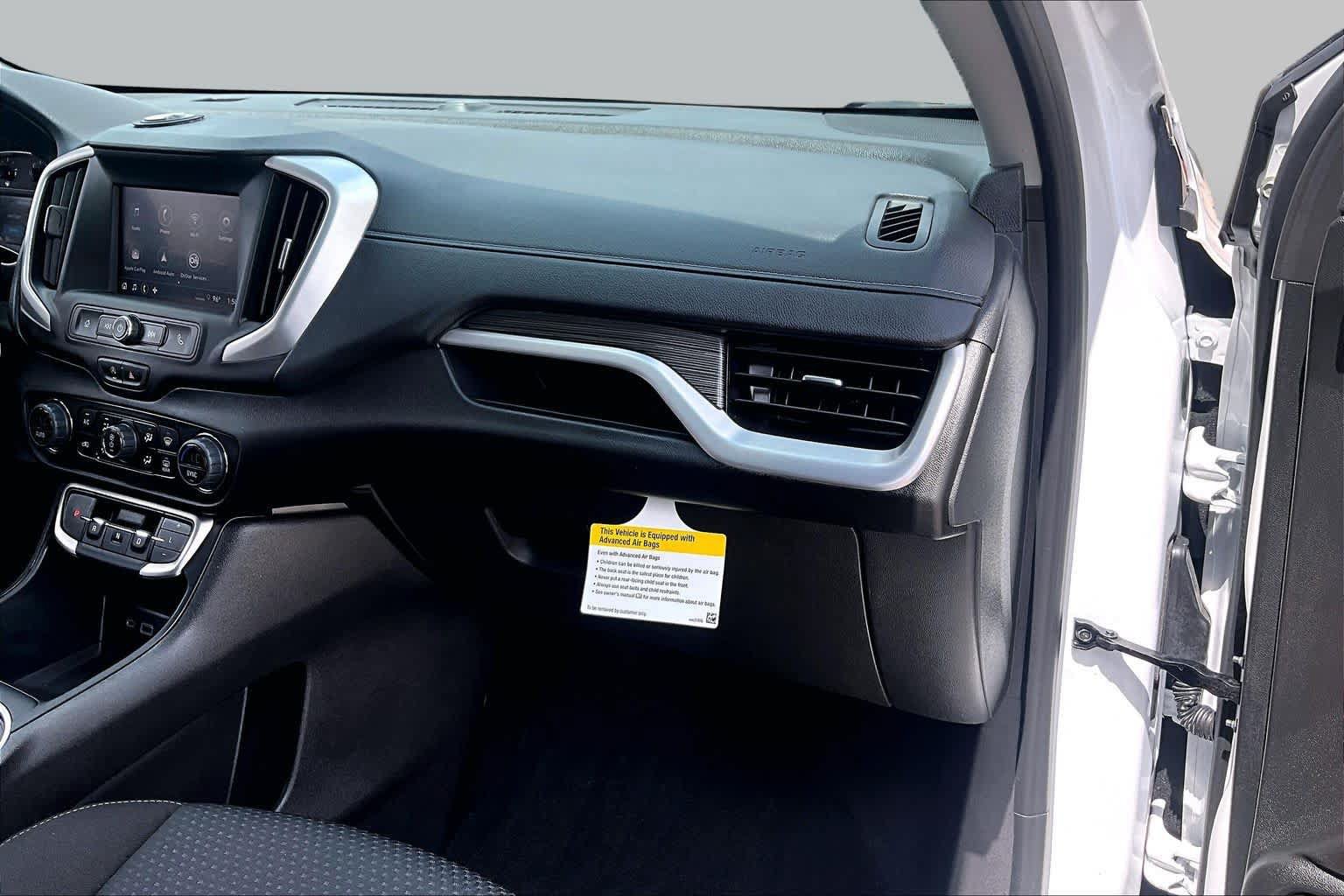 Used 2024 GMC Terrain SLE w/ Driver Convenience Package FWD image 19