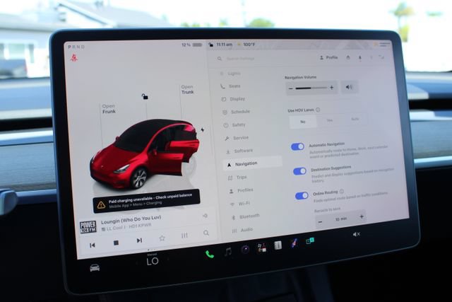 Used 2024 Tesla Model Y Long Range AWD/4WD image 23