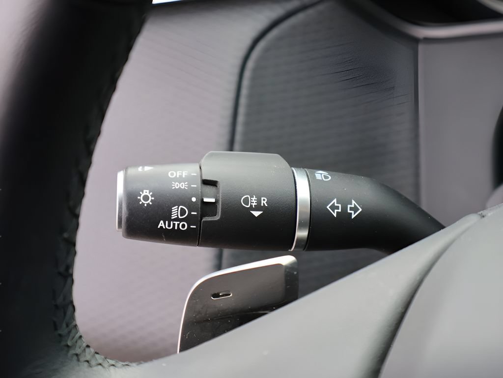 Used 2023 Land Rover Range Rover Velar R-Dynamic S AWD/4WD image 33
