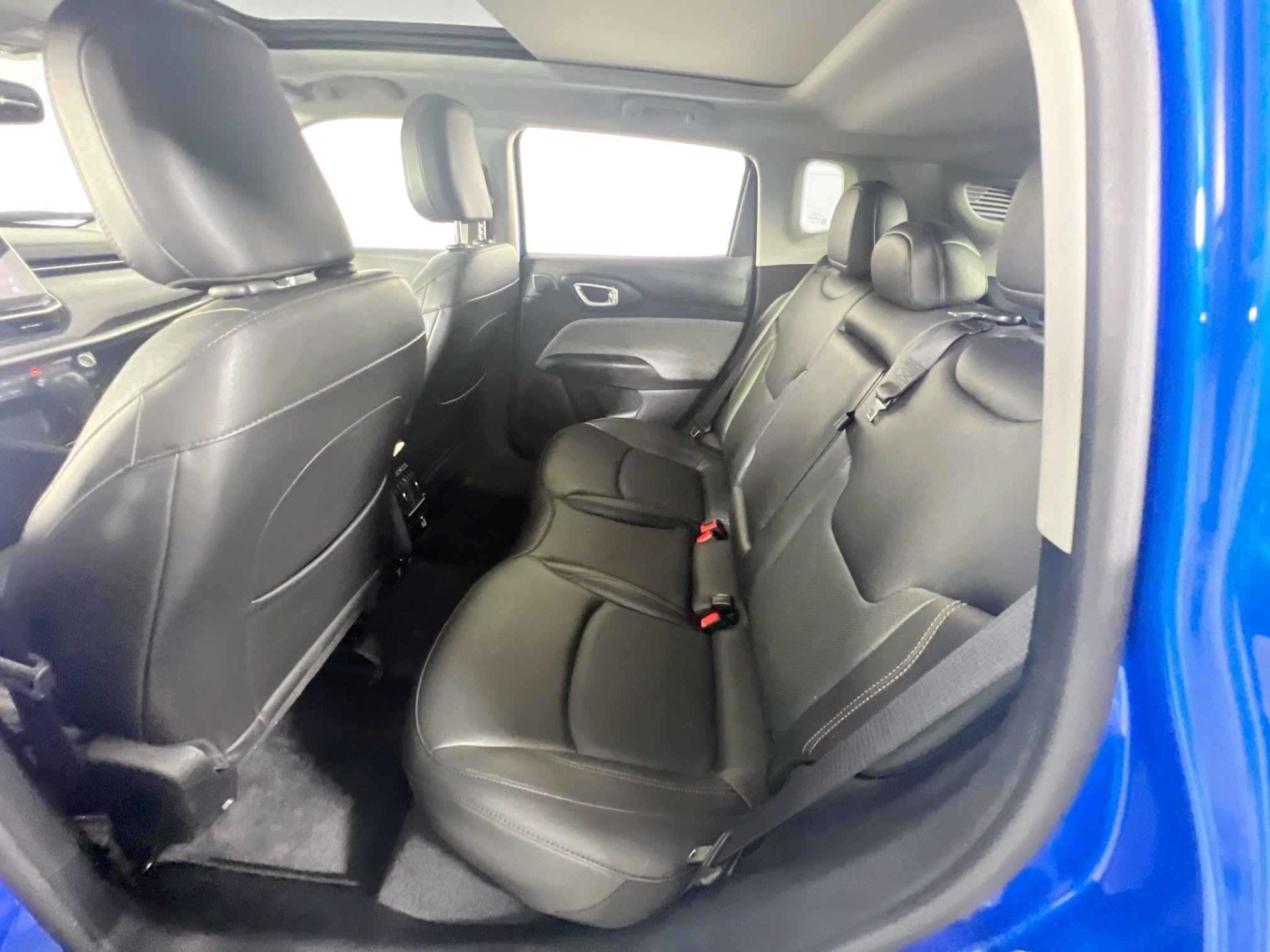 Used 2022 Jeep Compass Latitude w/ Sun and Sound Group AWD/4WD image 23