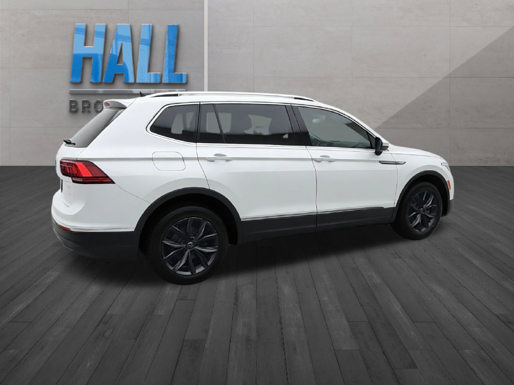Certified 2023 Volkswagen Tiguan SE FWD image 7