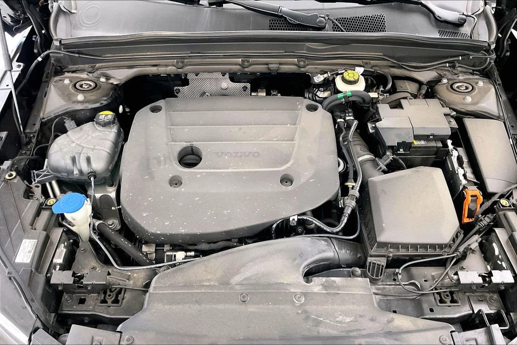 Used 2023 Volvo XC40 B5 Plus w/ Protection Package Premier image 13