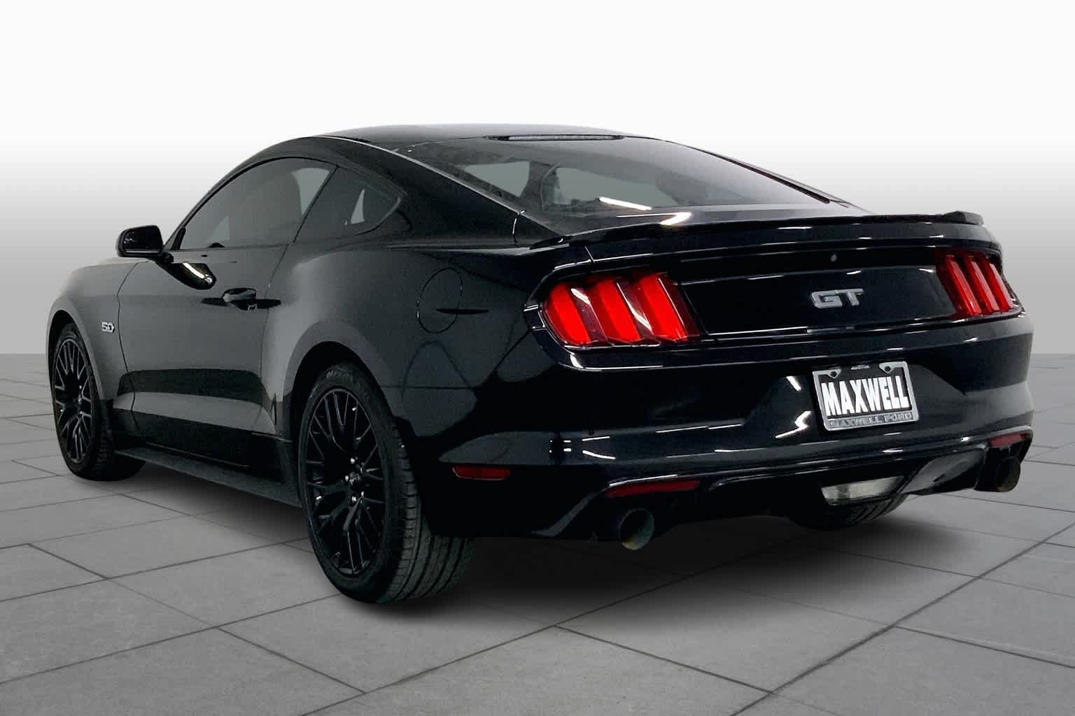 Used 2016 Ford Mustang GT RWD image 11