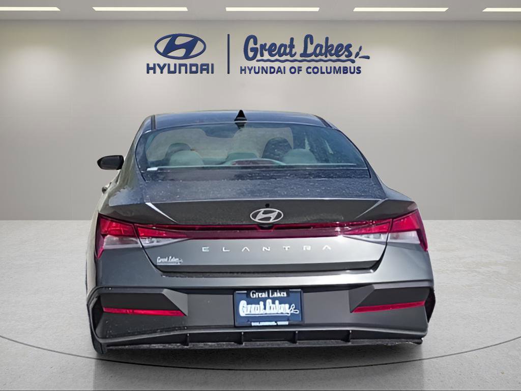 New 2026 Hyundai Elantra SE FWD image 4