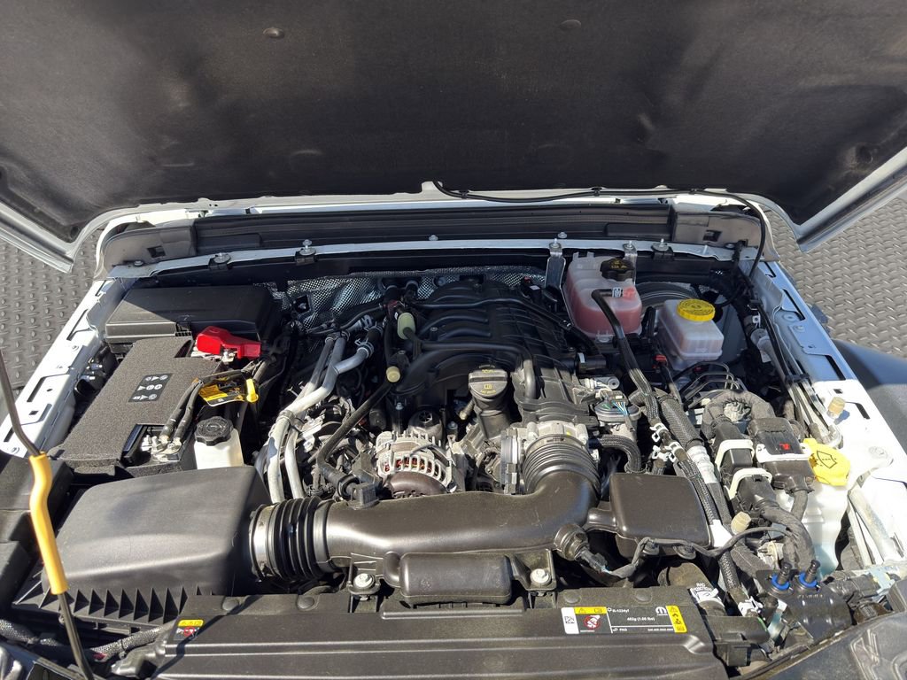 Used 2024 Jeep Wrangler Unlimited Rubicon w/ Dual Top Group AWD/4WD image 18