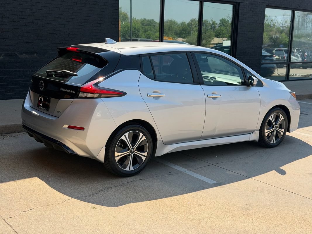 Used 2022 Nissan Leaf SV FWD image 11
