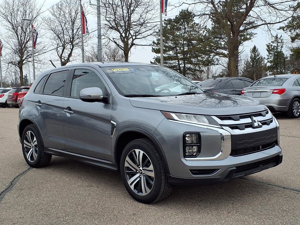 Used 2024 Mitsubishi Outlander Sport SE image 3