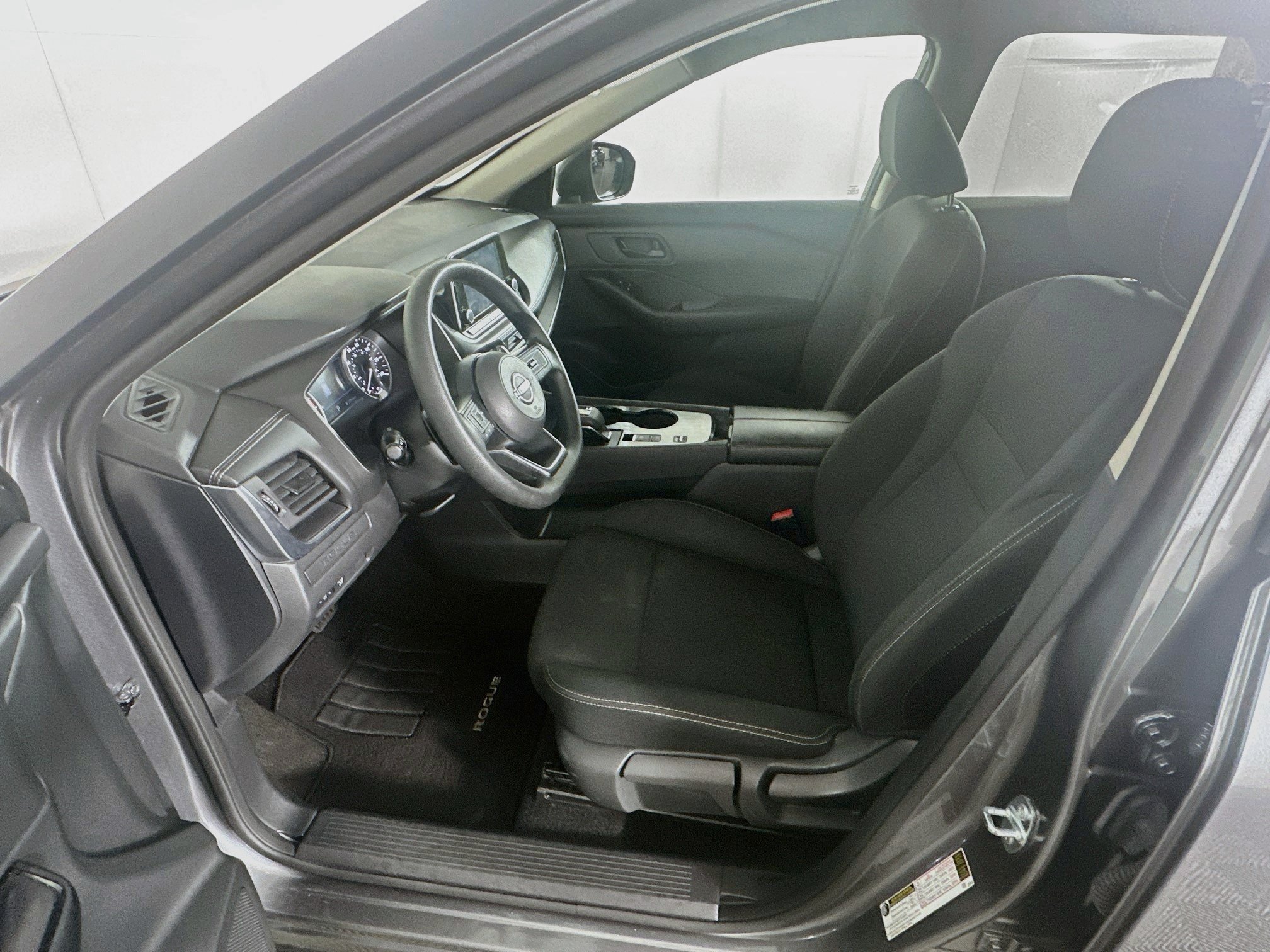 Used 2024 Nissan Rogue S FWD image 13