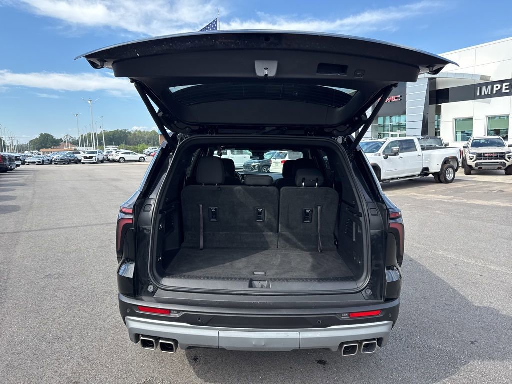 Used 2025 Chevrolet Traverse LT image 30