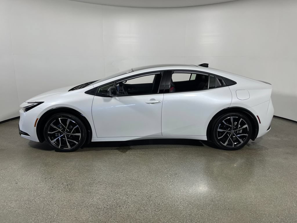 New 2026 Toyota Prius Plug-In Hybrid FWD image 6